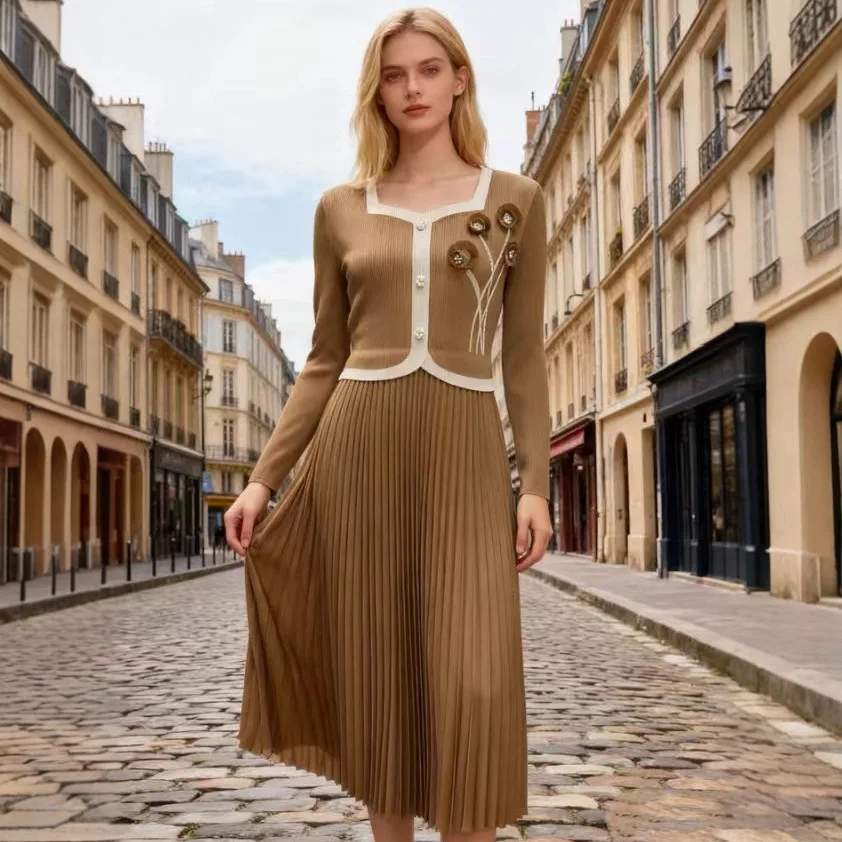 

Miyake Pleated Fashion Splicing Dress Autumn New Temperament Loose V-neck Dress Women's Clothing