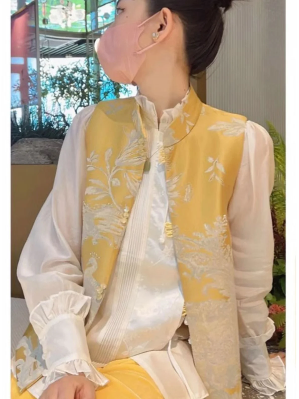 

New Chinese Sle Embroidered Satin Vest Women's Autumn Winter High End Retro National Sle Tang Costume Svel Jaet Top