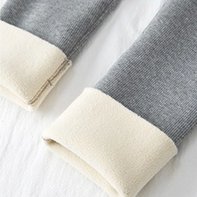 女性の軽量フリース裏地サーマルレギンス移行パンツ、シームレスな快適さ、ハイウエスト、冬の多用途ウェア