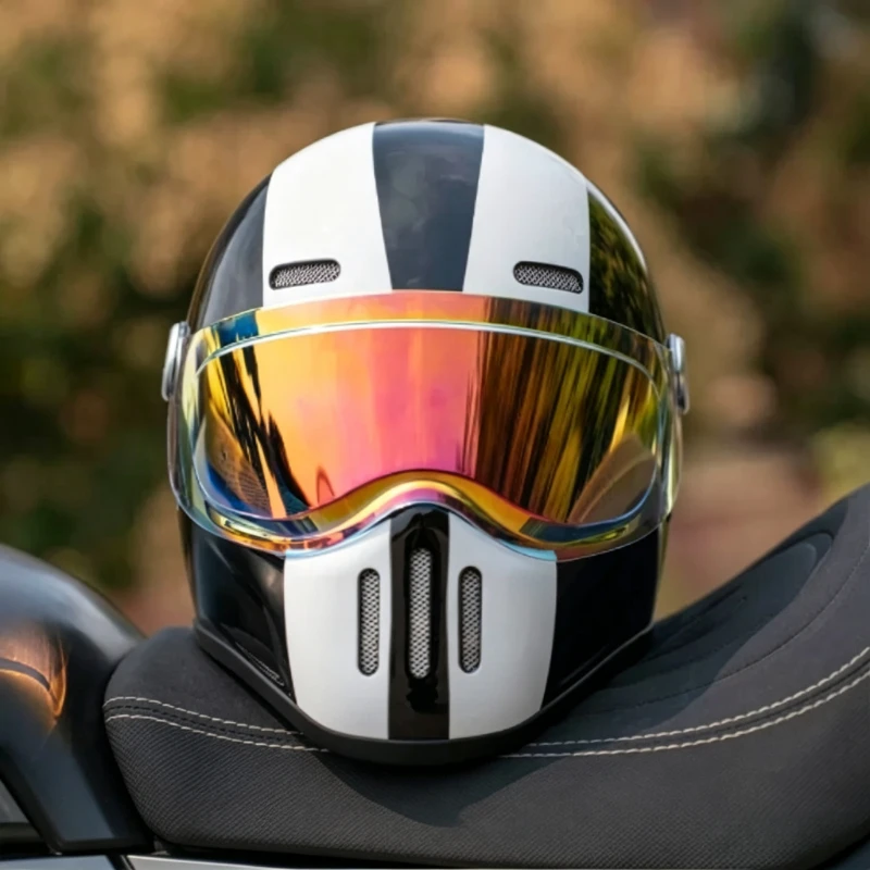 Classic Black White Ventilated Safety Helmet DOT ECE Approved For Street Riding Detachable Visor Anti‑Scratch Colorful Lens