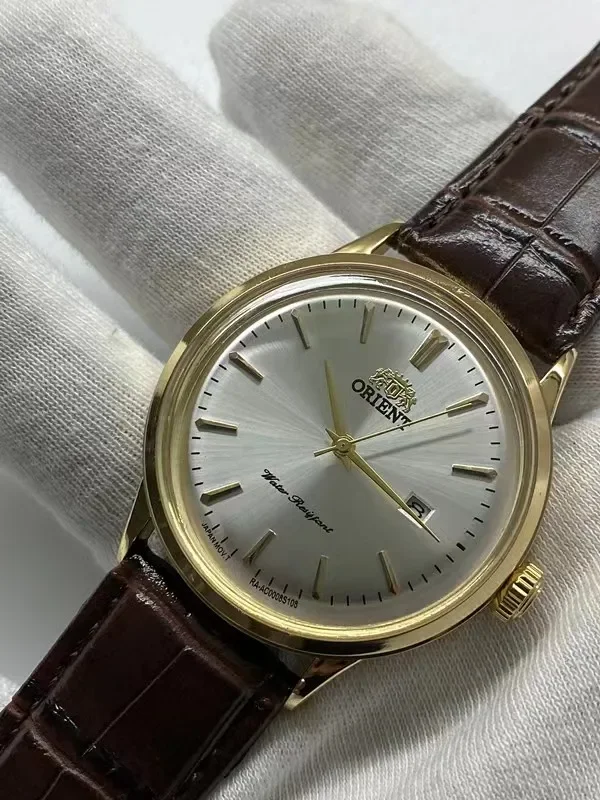 ساعة أورينت كوارتز للرجال 2024 ساعة جديدة بمرآة فقاعية ريترو مقاومة للماء وحزام جلدي عالي الجودة