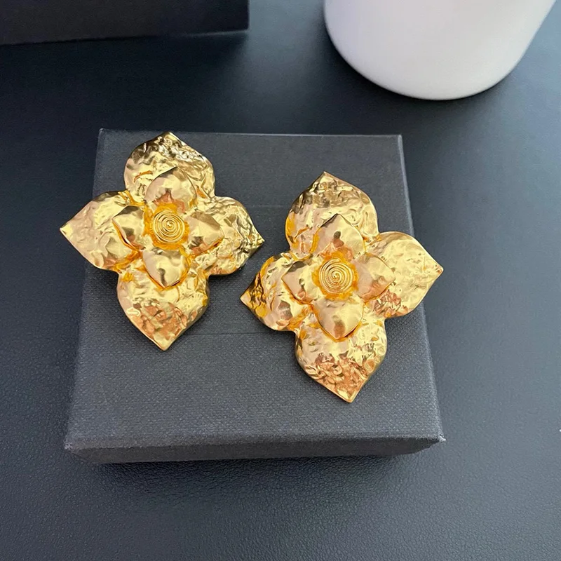 

Luxury Brand Punk Party Vintage Geometric Clip on Earrings For Women Trendy Petal Flower Earrings 2024 Ear Jewelry Accessories