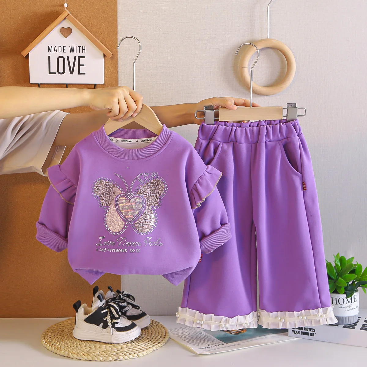 1-5T Baby Girl Spring Clothes Toddler Girls Cute Butterfly Hot Diamond Long Sleeve Pullover Sweatershirt and Pants 2PCS Outfits