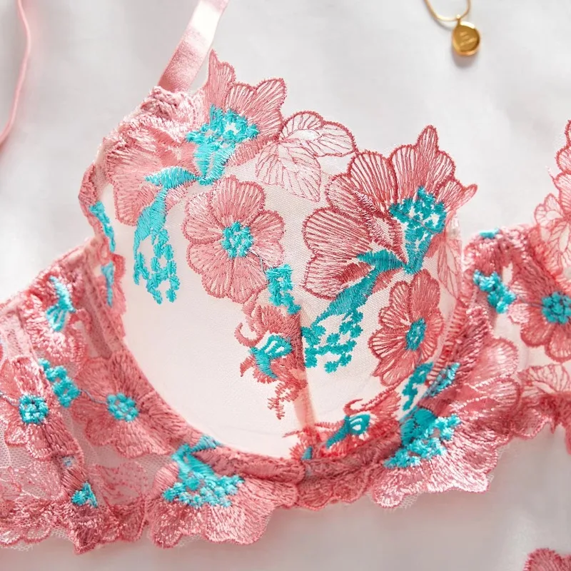 الوردي الأزهار ينغيرييس مثير الساخن بقماش شفاف التطريز الصدرية وجيزة الملابس الداخلية النسائية رغبة نقية العشير انظر من خلال الملابس الداخلية