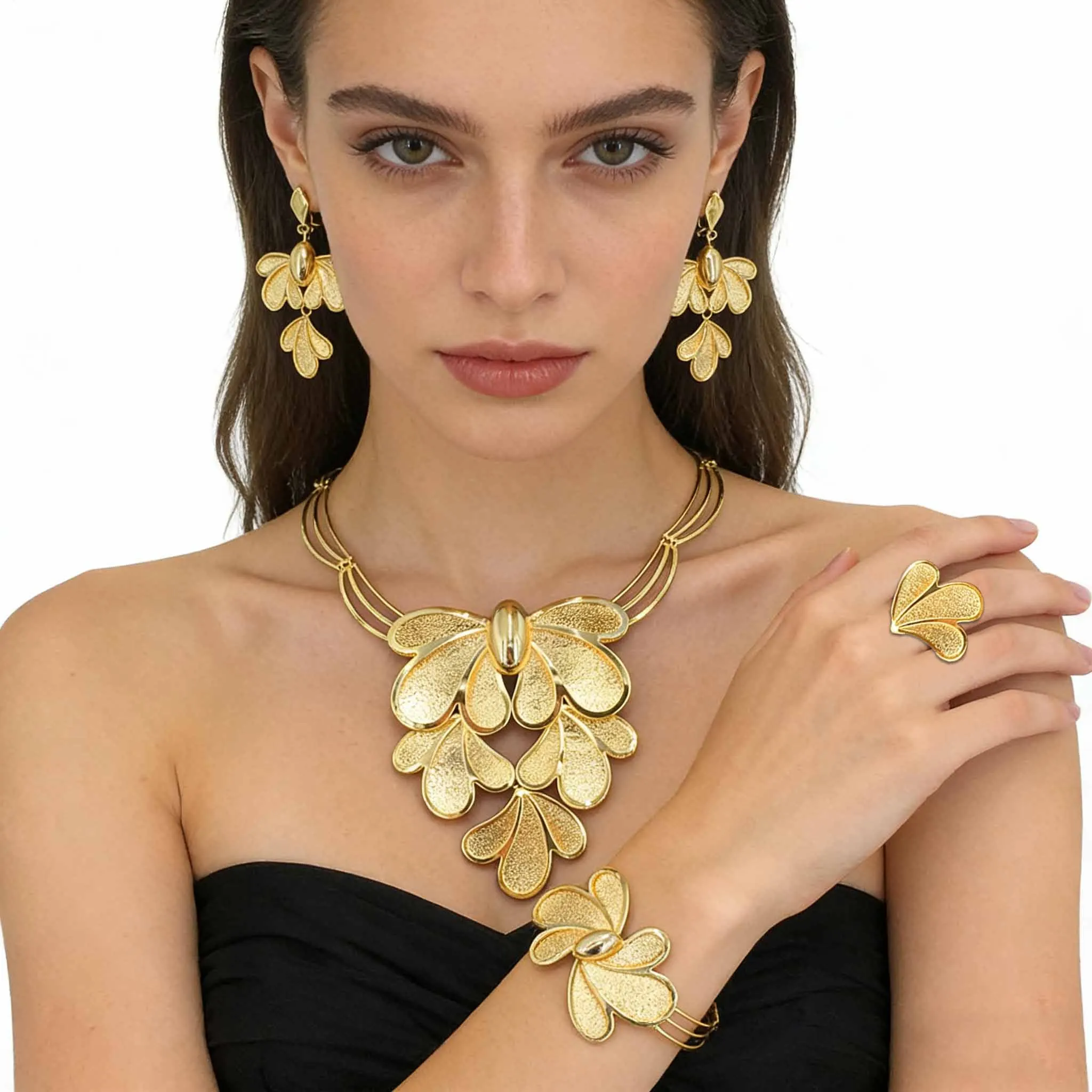 Exquisite and fashionable high-end jewelry set, suitable for various parties, brides and weddings to wear FHK15524