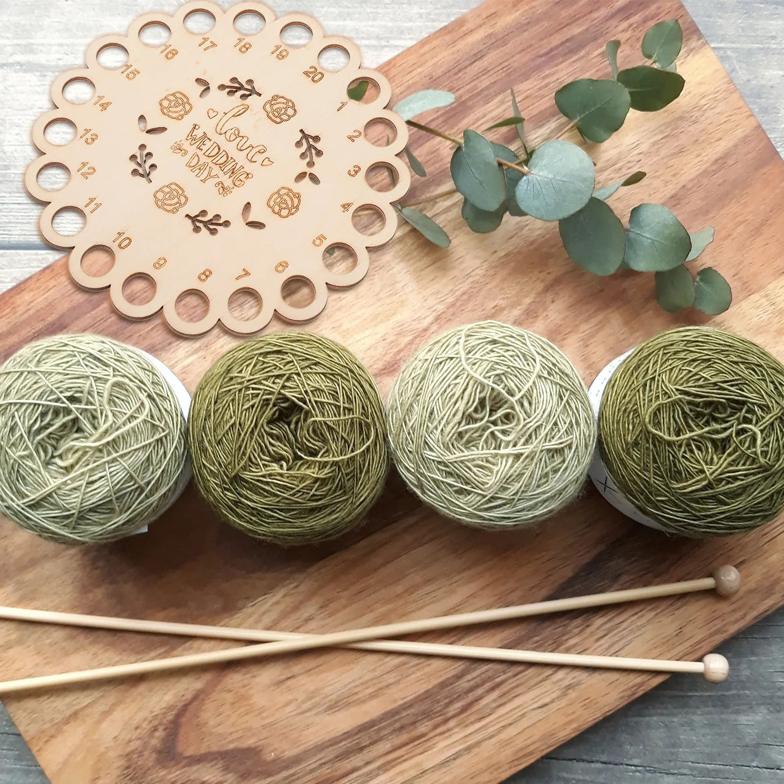 1Pcs Hollow Wooden Embroidery Thread Organizer Compact Stitching Thread Holder for Floss Storage Stitch Sewing Supplies