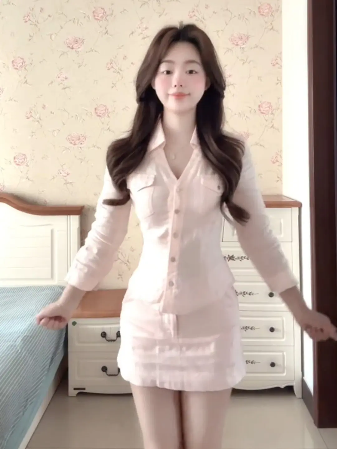 Pink Long Sleeve Shirt And High Waist Short Skirt Set Women's Fashionable A-Line Suit Design Sense Waist-Cinching Ensemble