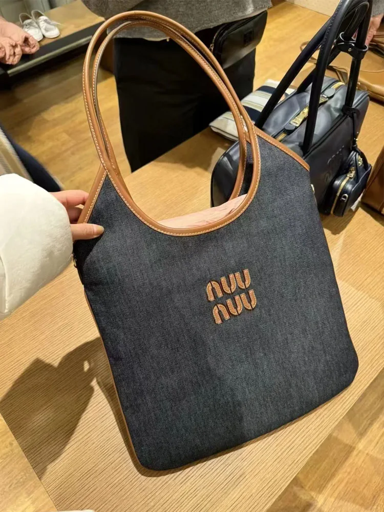 

Trendy Denim Tote Bag 2024 Faion High-End Large Capaci Single oulder Bag Women Commute Casual Chic Neutral Sle