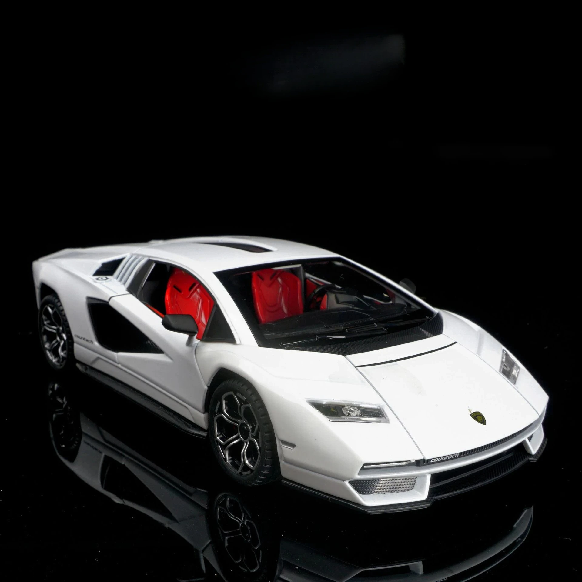 

1:24 LPI 800-4 Суперкар, модель автомобиля из сплава, литье под давлением, металлический автомобиль, звуковой свет, супергоночный подъемный хвостовой автомобиль, детские игрушки, подарки