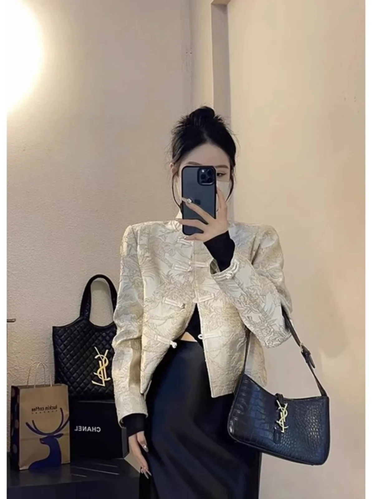 

Новый китайский костюм с тяжелой вышивкой, женский осенне-зимний костюм Тан, улучшенный открытый кардиган с воротником-стойкой на пуговицах...