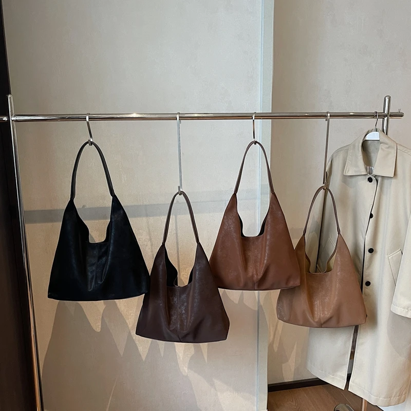 LEFTSIDE 2025 겨울 럭셔리 디자이너 PU 가죽 핸드백 및 지갑 여성용 호보백 트렌드 브랜드 솔리드 컬러 숄더백