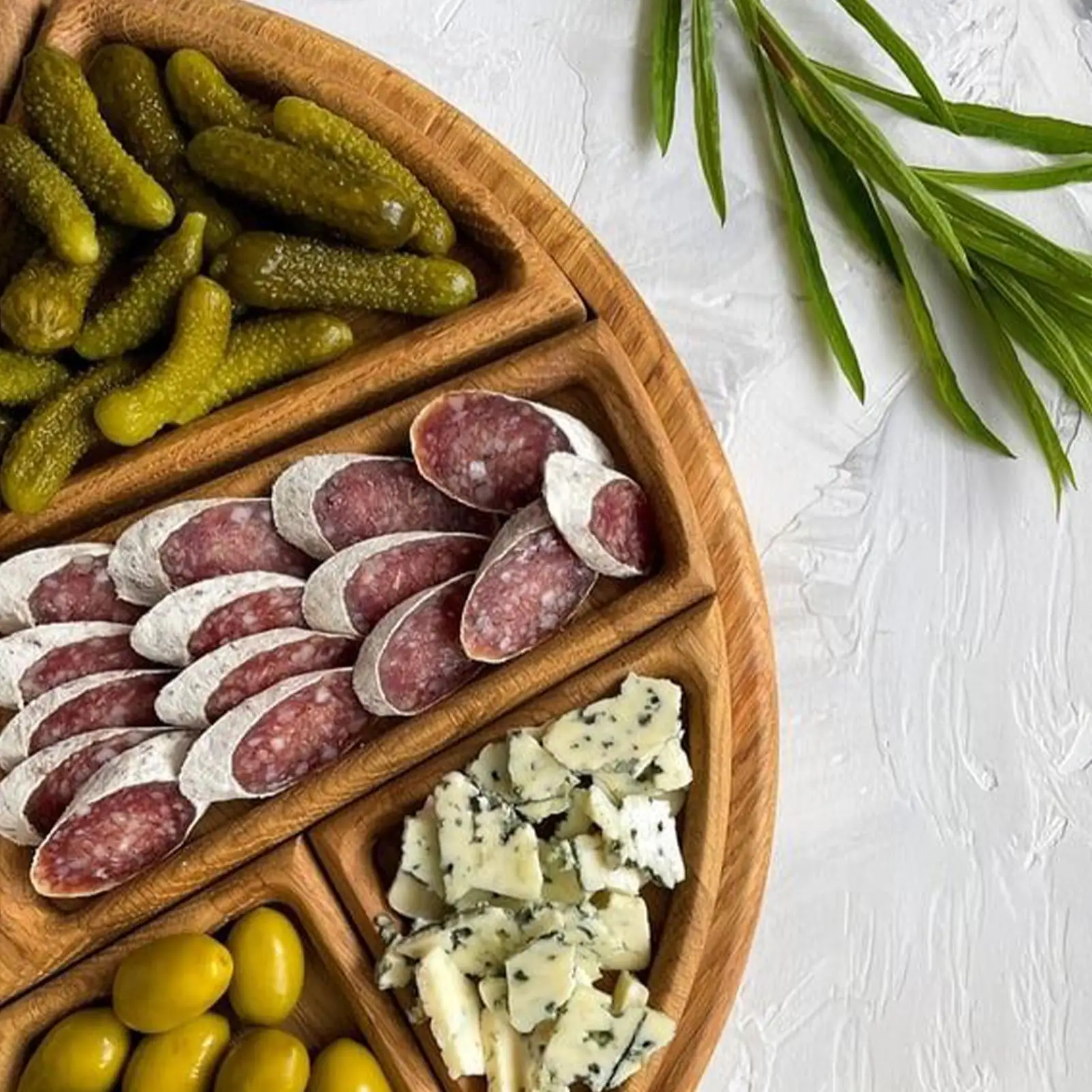 

Wooden Serving Trays Snacks Charcuterie Board Party Serving Platter with Removable Compartments for Vegetable Fruit Dessert