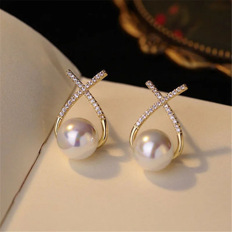 2022 New Inlaid Rhinestone Pearl Stud Earrings Women Personality Fashion Unique Design Earrings Wedding Jewelry Birthday Gift