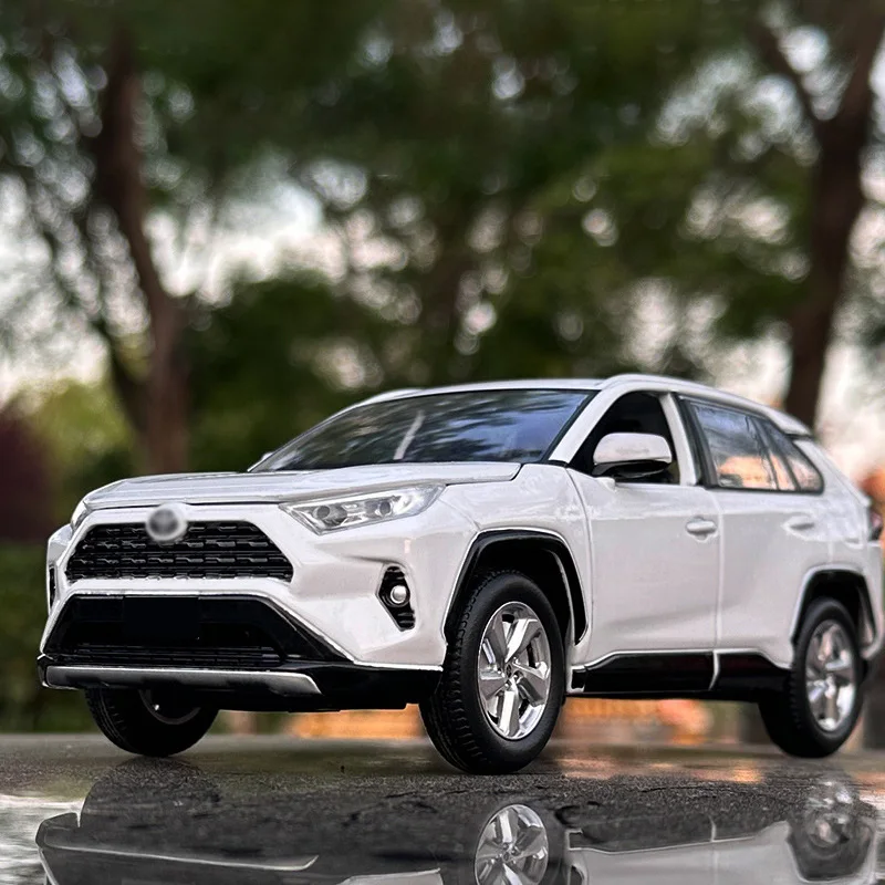 Modello giocattolo per auto RAV4 in lega 1:32, squisiti ornamenti per il desktop, migliore collezione per gli appassionati di modelli di auto, regali di Halloween