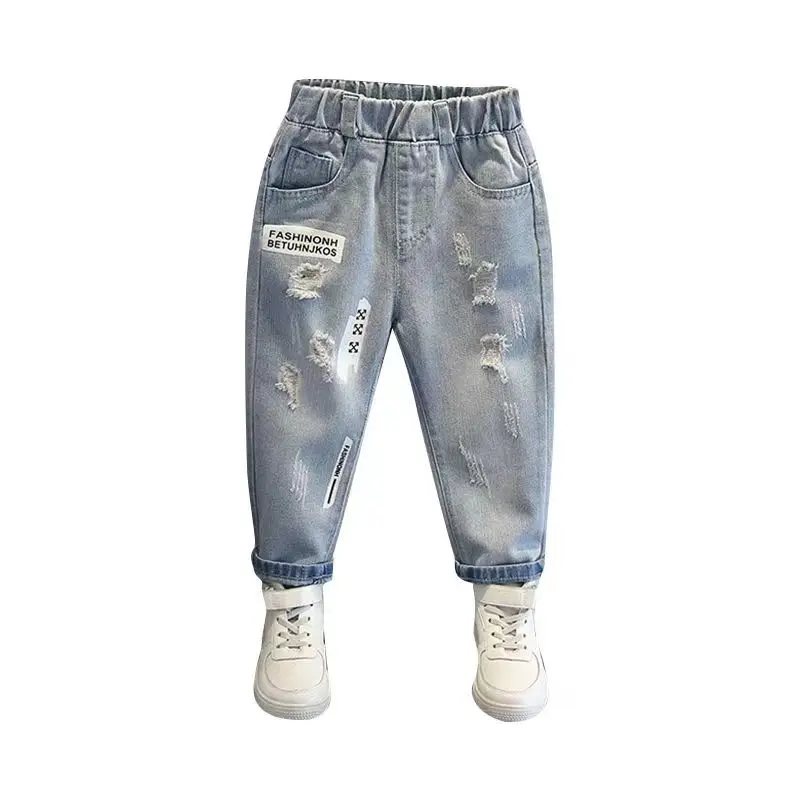 Jungen Jeans für Kinder tragen Frühling und Herbst 2023 neue Baby Mode koreanische Passform lange Hosen für Kinder Loch Jeans 2-9y