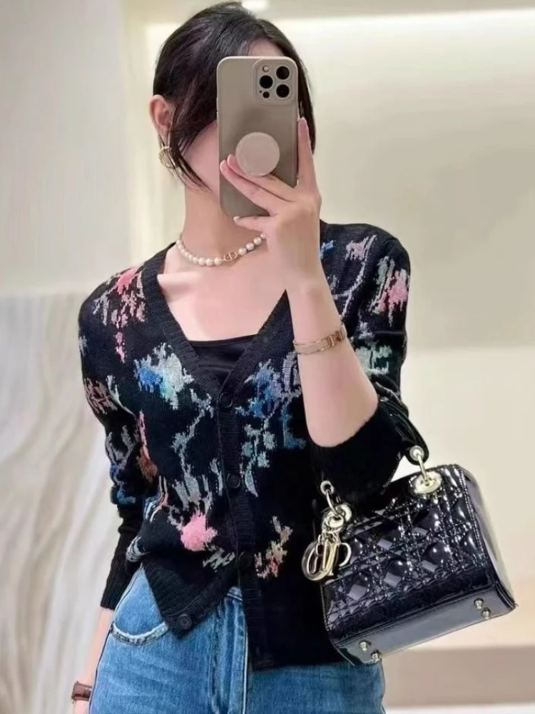 

Вязаный крючком черный кардиган с цветочным принтом, короткие куртки в стиле ретро во французском стиле, эстетические пальто с длинными рукавами, корейская мода, сексуальная женская осень 2025 г.