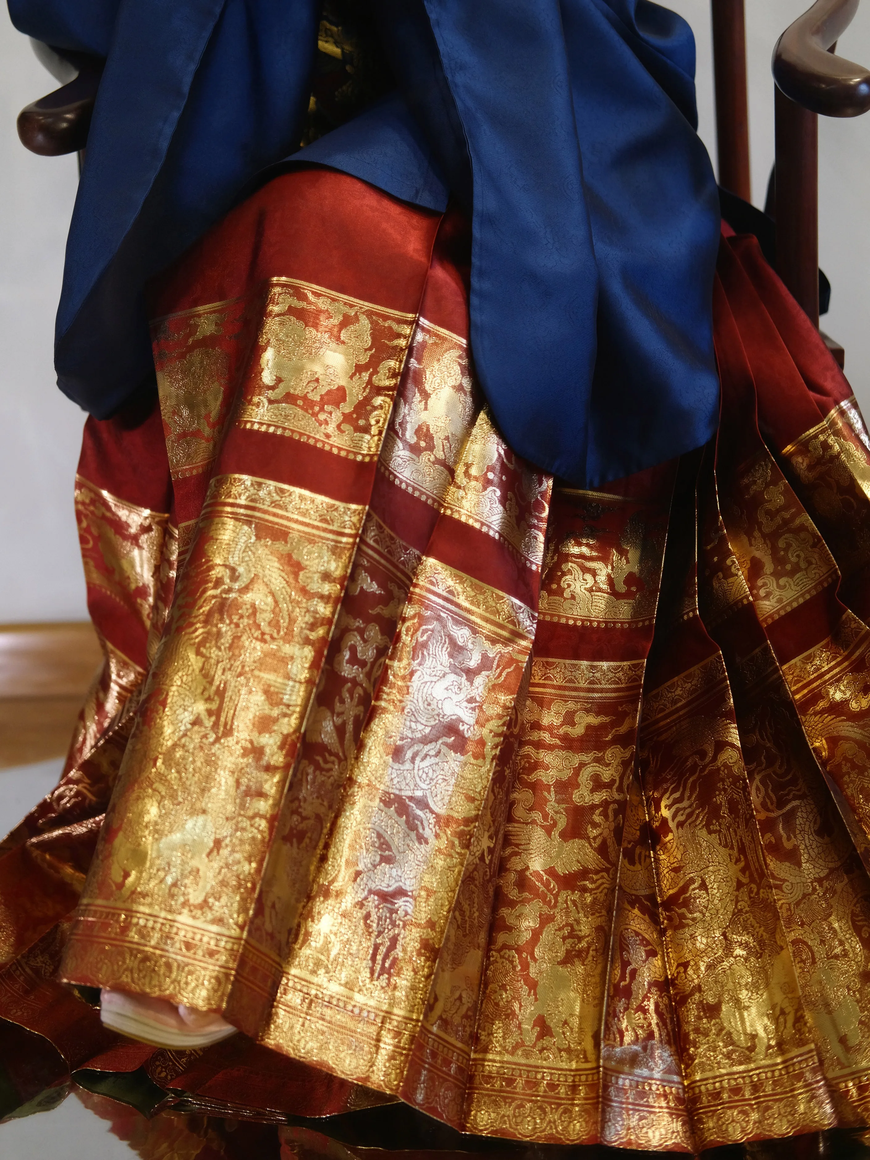 هوفو نسج الحصان الذهبي الشاش تنورة ، الشاش الوجه ، رقيقة ، 7 الطيات ، القادمة لاستعادة جيا الأصلي ، 6 أمتار