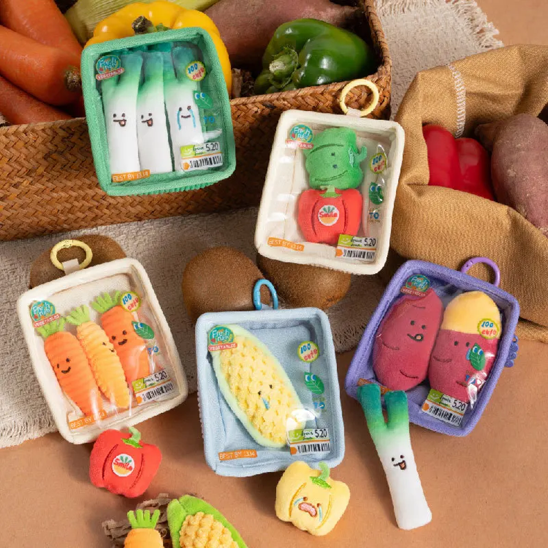 

Мультяшные мини-брелоки в виде овощей и фруктов, милые плюшевые куклы, подвески-морковки, кукуруза, сладкий картофель, перец, украшения для рюкзаков, игрушки, подарки