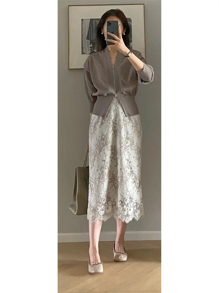

Autumn Fashion Lady Light Maturity Style High-End Knitted Shirt Lace Half Skirt Set Retro Hong Kong Flavor Mature Sensation