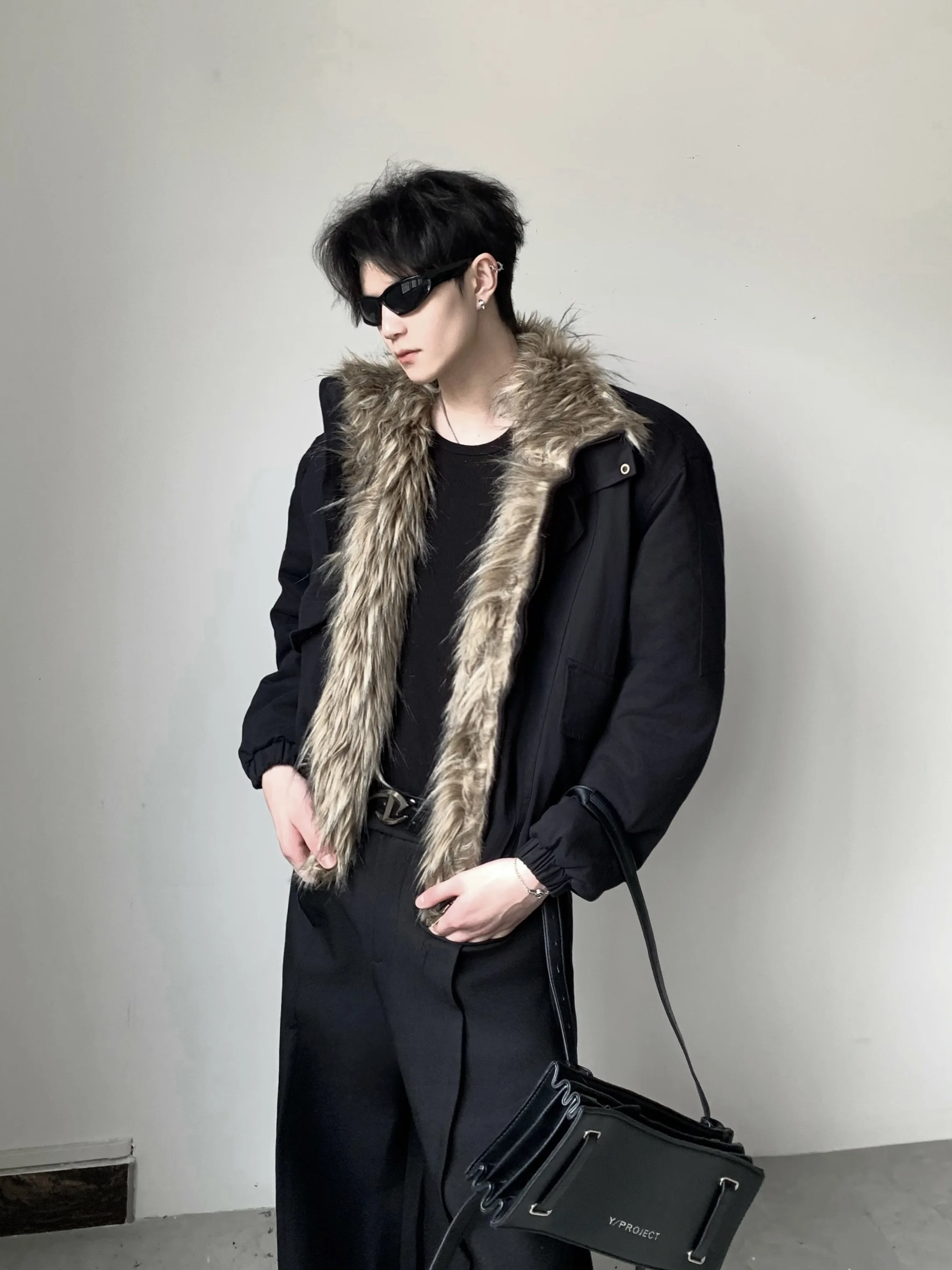 سترة رجالية جديدة لخريف 2025 فاخرة وخفيفة الوزن وياقة من الفرو الصناعي سميكة وأنيقة بلون سادة وأكمام طويلة سترة أنيقة سترات باركاس #2