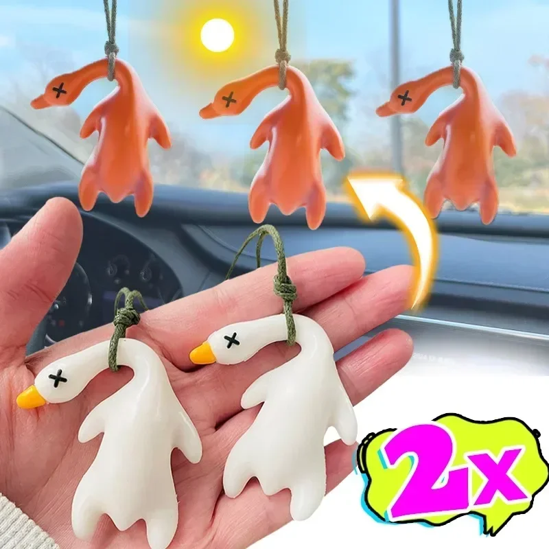 1/2Pcs Car Rearview Mirror Roasted Duck Pendant Color Changing UV Photochromic Simulation Duck Sunlight Hanging Decoration