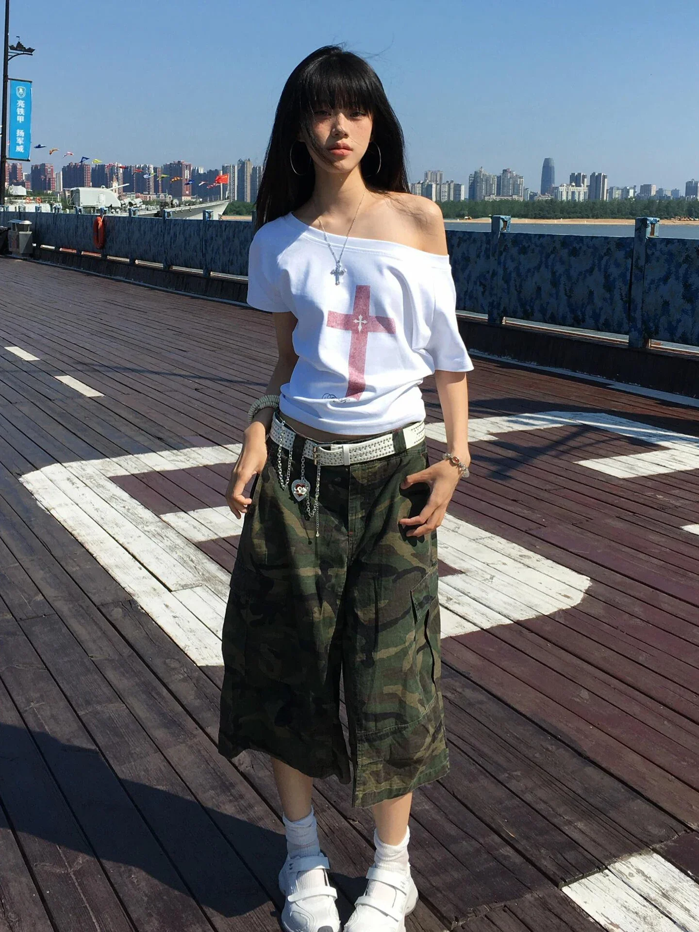 Gotische print grafische tops losse off-shoulder korte mouw t-shirt Y2k vintage crop tops Amerikaanse retro jaren '90 grunge tees