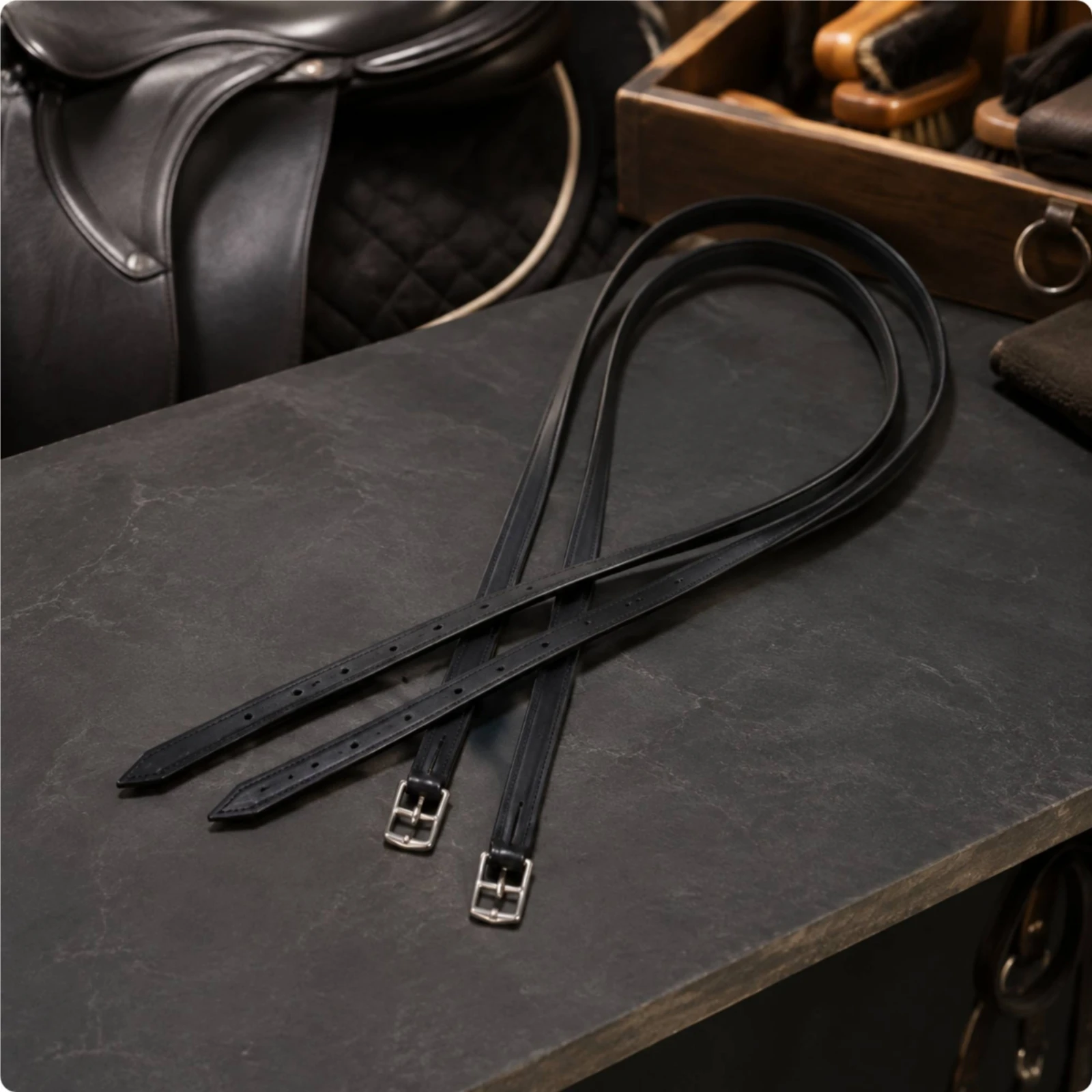 English Saddle Stirrup Straps Slim Profile Adjustable Stirrup Straps Equestrian Equipment High Tensile Strength Flexible