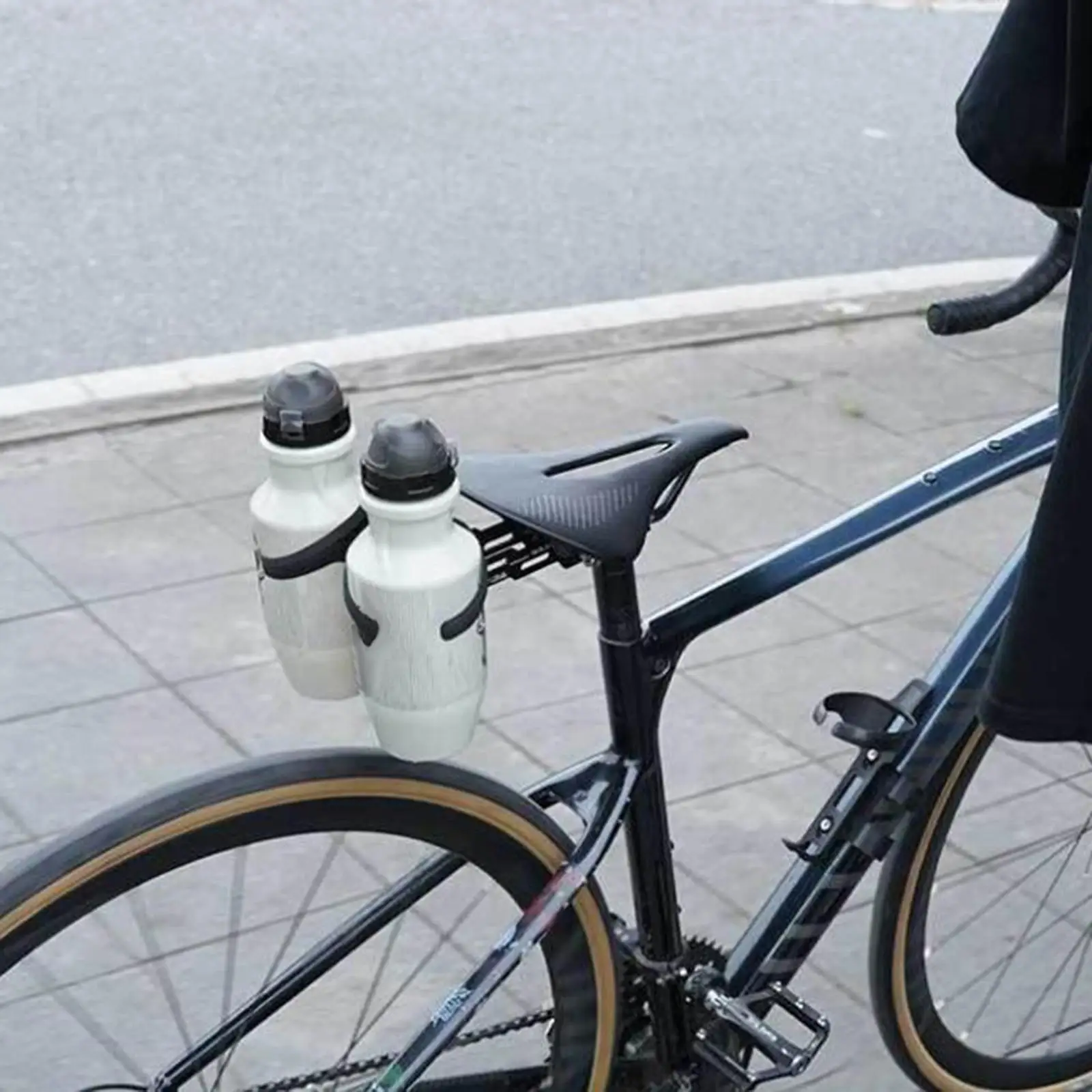 

Велосипедная клетка для бутылки с водой, конвертер седла из алюминиевого сплава, легкий держатель для велосипедной бутылки, адаптер для крепления на седло для шоссейного велосипеда