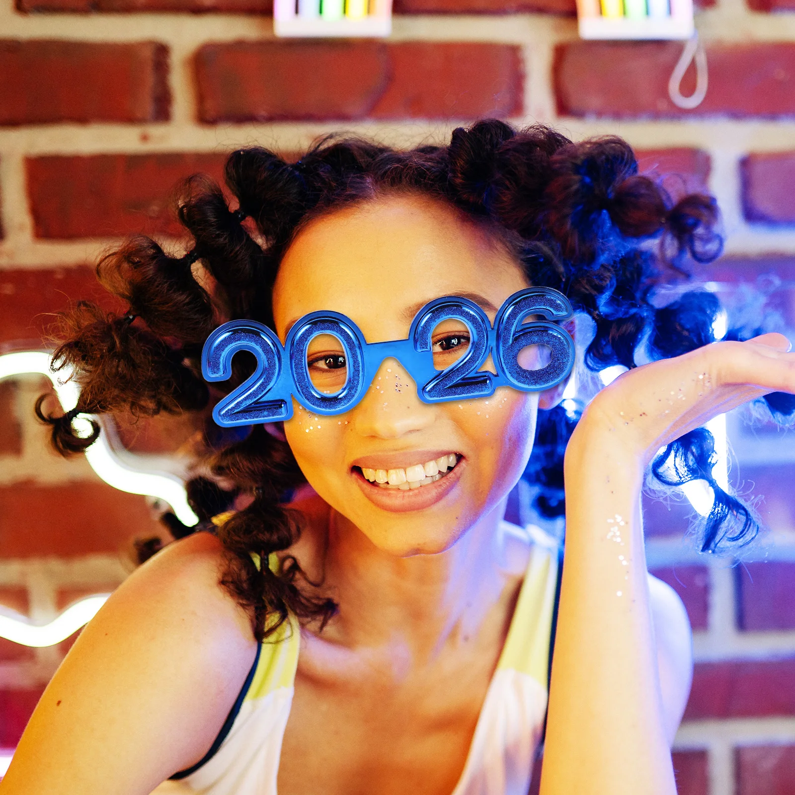 

4Pcs New Year Party Glasses Decorative 2026 Funny Holiday Eyewear Photo Props Glitter Number Plastic New Years Eve Accessories