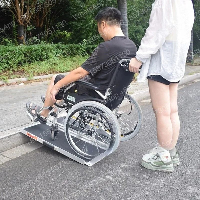 Accessible Aluminum Alloy Portable Mobile Wheelchair Ramp Board Stair Step Board Folding Ramp Pad
