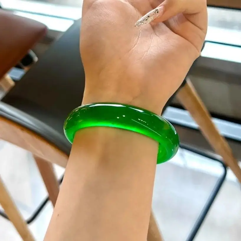 

Emerald High Ice Full Color Emperor Green Positive Ring Flat Bar Fat Round Bar Dulong Jade Bracelet