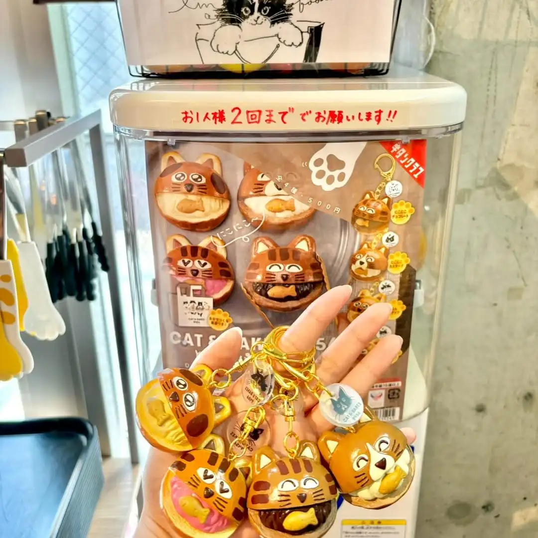 Original capsule toys cute CAT&BAKES9456 Doraneko Bread Mascot Custard Peanuts Heart Strawberry Chocolate kitten pendant figures