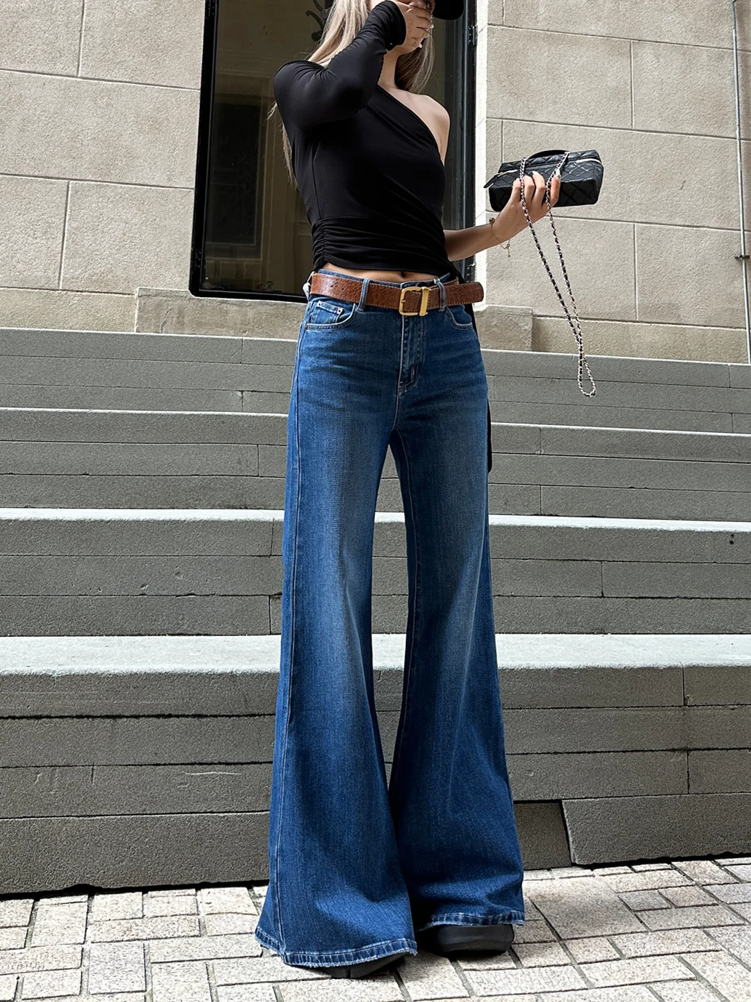 

Ретро джинсы-клеш женские зимние новые темно-синие, свободные повседневные брюки с драпировкой, на флисовой подкладке, с высокой талией, из денима, свободного кроя