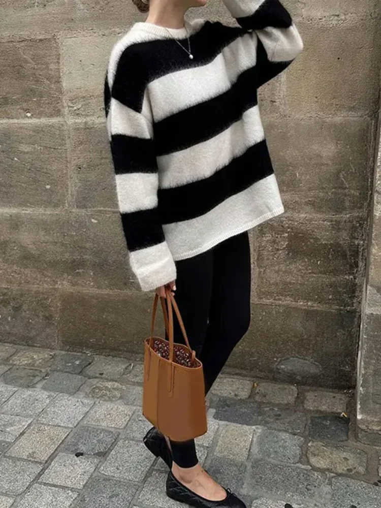 2024 New Women's O-neck Knit Sweater Cashmere Loose Long Flared Sleeves Solid Color Casual Style Fashion Pullover