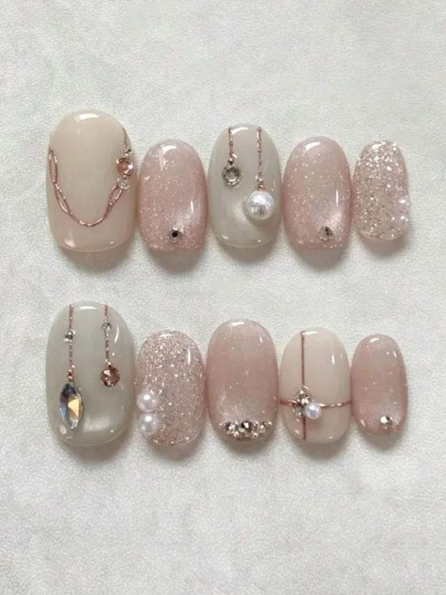10-Piece Set of Nude Pink Cat-Eye Glitter Pearl Gentle Handmade Wearable Nails, with Jelly Glue and a Nail File Included