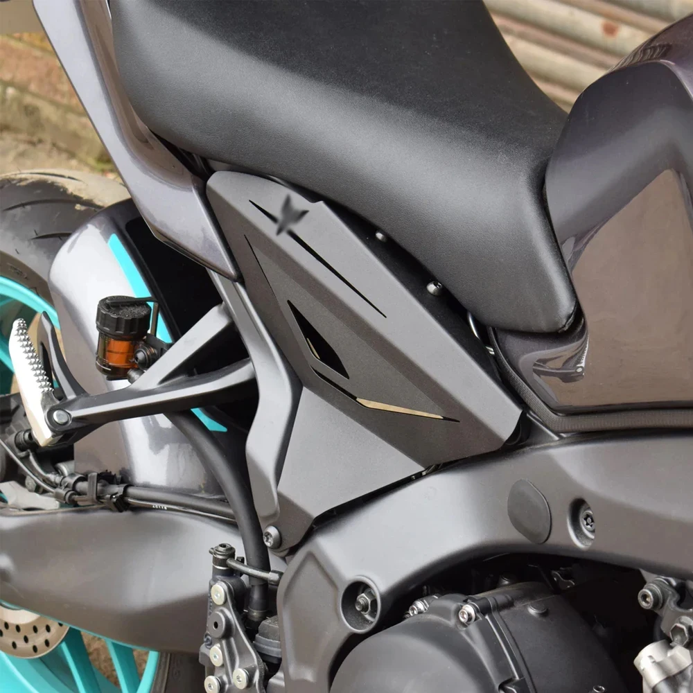 Neue Motorrad Aluminium Rahmen Schutz Abdeckung Infill Seite Panels Verkleidungen Für Yamaha MT-09 MT09 MT 09 2024 2025