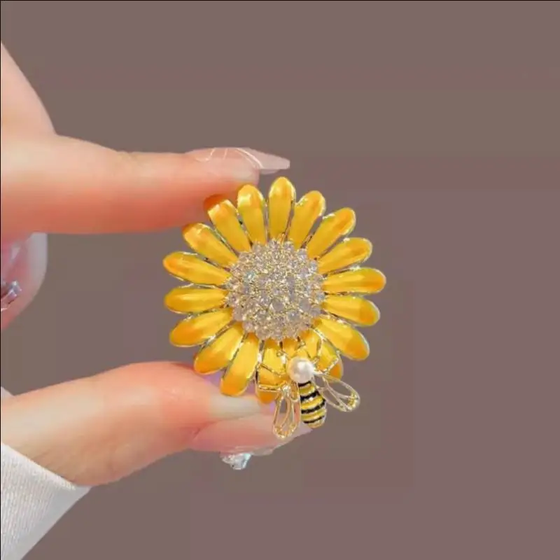Fashion Luxury Rhinestone Bee Enamel Sunflower Brooches Women Clothing Coat Jewelry Accessries
