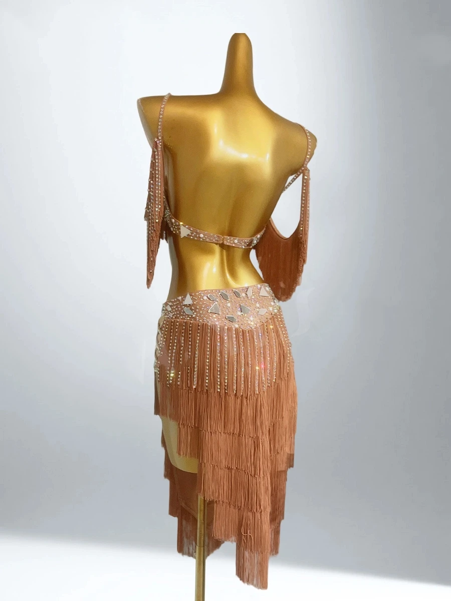 ベリーダンス衣装 2025年新作 タッセル付きトップスとスカートのセット パフォーマンスドレス ボールオープニングダンス パフォーマンスドレス 女性用