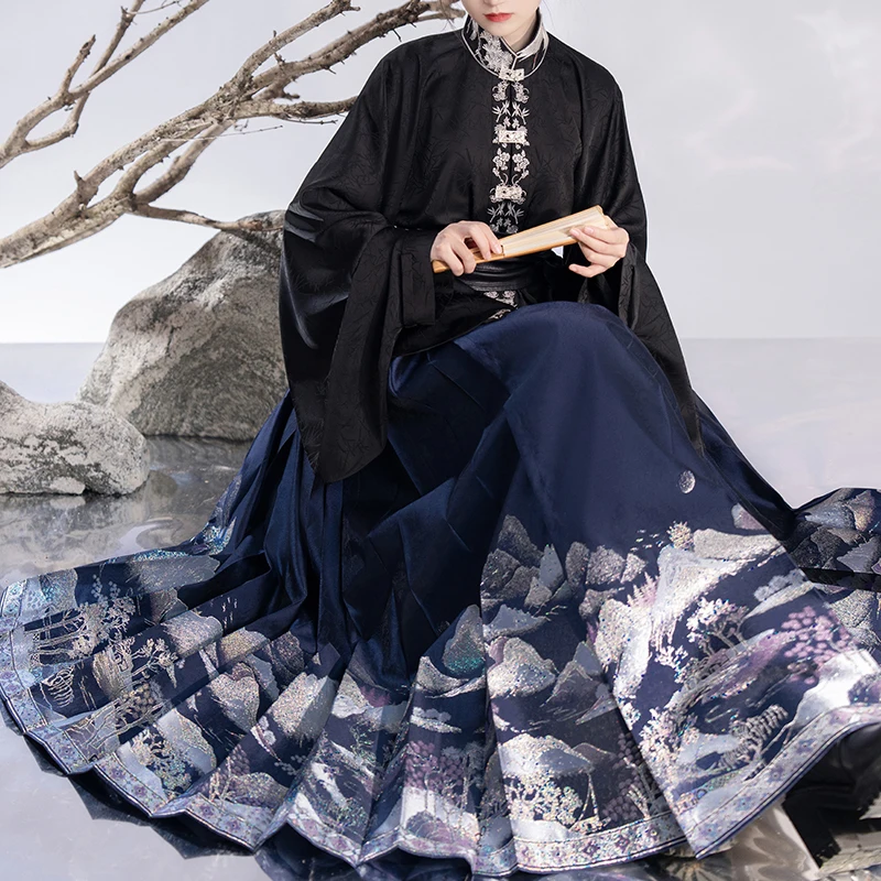 

Оригинальный комплект из рубашки и юбки в стиле династии Мин от Tongguan: женский, с длинными рукавами, с принтом «Горы, море, луна», яркий.