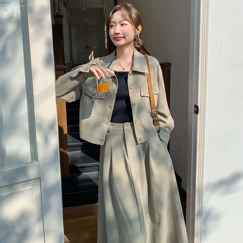 

Комплект из двух предметов в стиле ретро во французском стиле, осень 2021, новый высококачественный короткий стильный пиджак + плиссированная полуюбка, модный комплект для поездок на работу