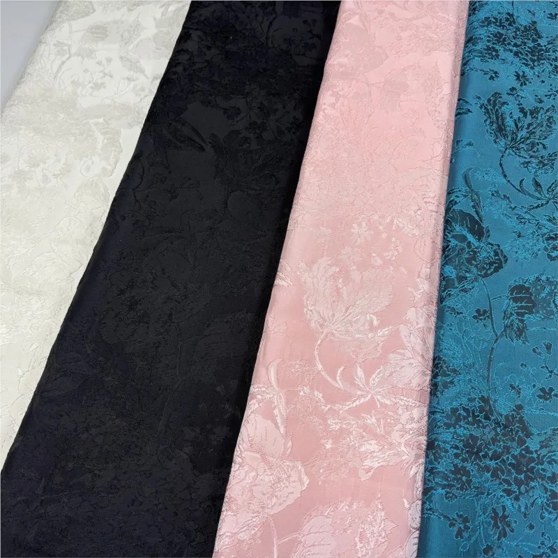 

Elegant three-dimensional black and white solid color dark pattern jacquard clothing fabric dress embossed brocade satin fashion