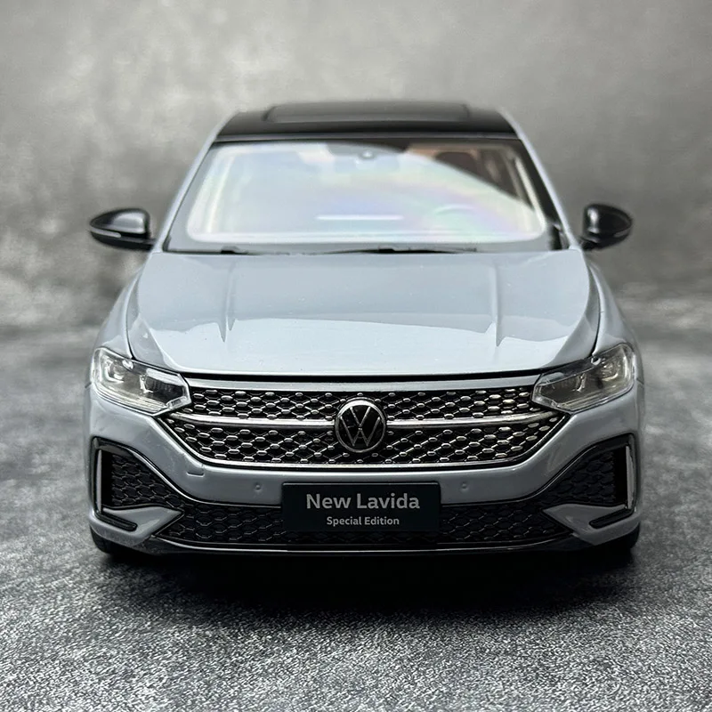 Original de fábrica 1:18 SAIC Volkswagen Lavida 2022 modelo de coche de aleación fundida, juguete de regalo del festival para niños, artículo decorativo para adultos