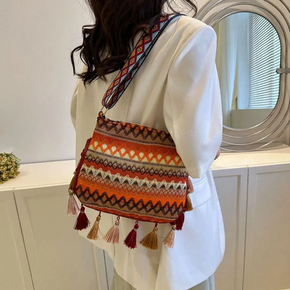 Borse a tracolla in stile etnico con nappe Borsa in tessuto Borsa a tracolla con frange Borsa a tracolla bohémien geometrica di grande capacità