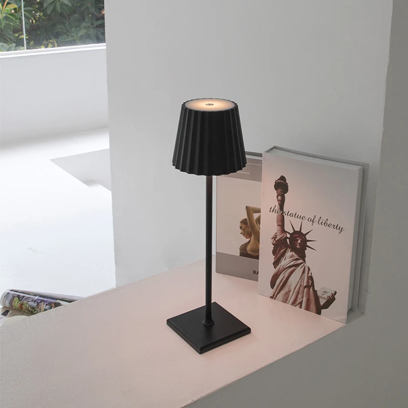 

New Design Of Advanced Light Luxury Inductive Rechargeable Table Lamp/Study/Dining Room/ Decorative LED Small Night Light