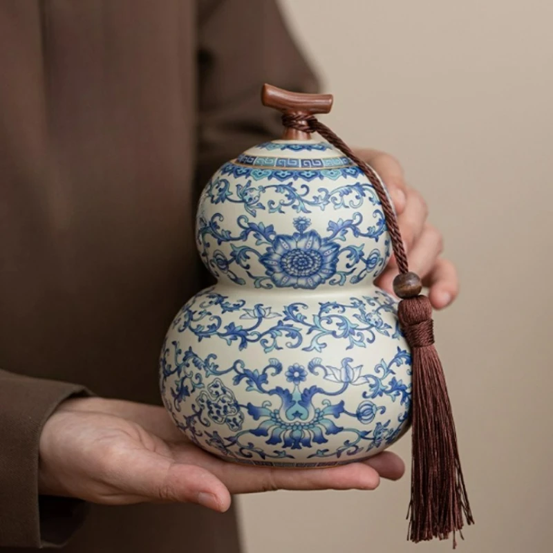 

Ceramic Tea Leaf Jar Blue and White Porcelain Candy Jar Household Coffee Sugar Food Storage Container Home Decor Tea Jar Gift