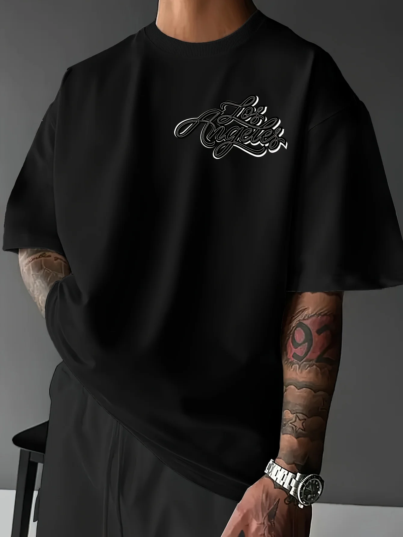 Los Angeles Crown Graffiti-Print auf hochwertigem, weichem 100% Baumwoll-T-Shirt für Herren, perfekt für sommerliche Streetwear. – Detail 5