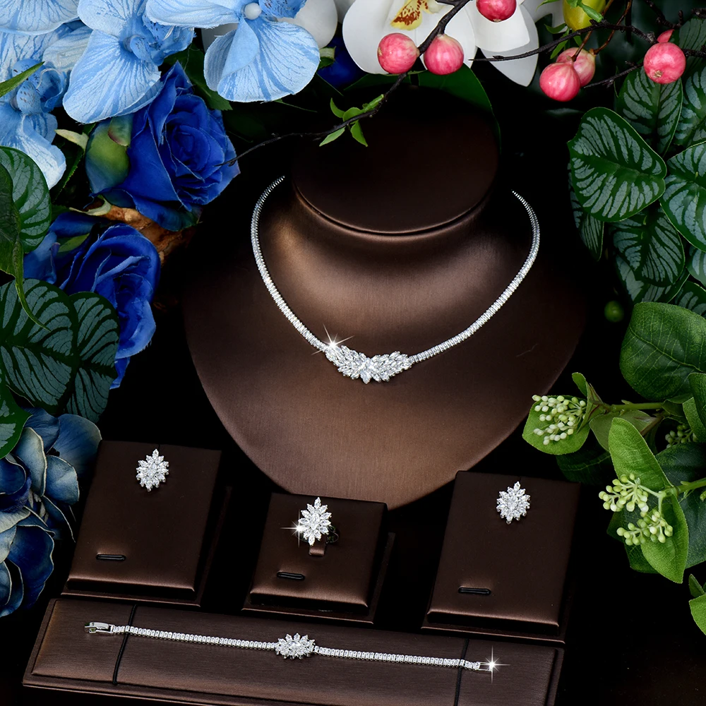 

Fashion Cute Plant Shape Light Luxury Jewelry Necklace Earrings Bracelet Set 4 Pieces Dubai Women Set Wedding Festival M-689