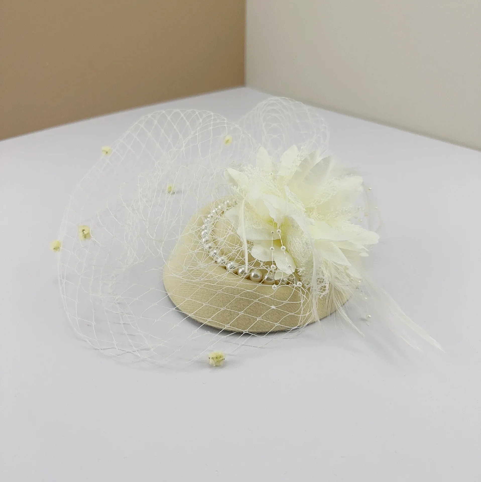 Hot Selling Women's Birdcage Veil Hat, Vintage Net Fascinator with Mini Veil, Elegant Cheongsam Hairpin for Wedding Banquet