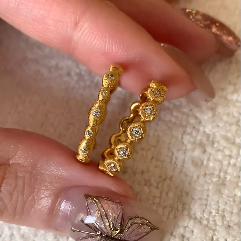 Vintage Luxury Inlay Crystal Finger Ring for Women Girl Minimalism Round Texture Zircon Light Luxury Design Fashion Jewelry Gift