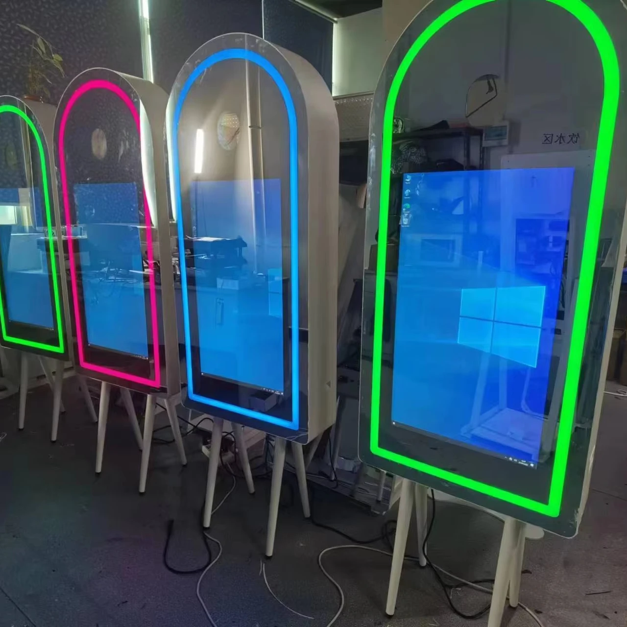 卸売 55インチ LCD タッチスクリーン ウェディングフォトブース セルフィーミラー 32インチタッチミラーと互換性あり 結婚式用